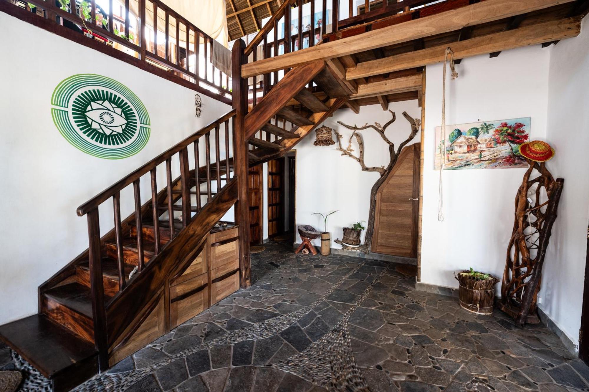 Shambala Madagascar: Beachfront Lodge And Adventures Ambolobozo Exterior foto