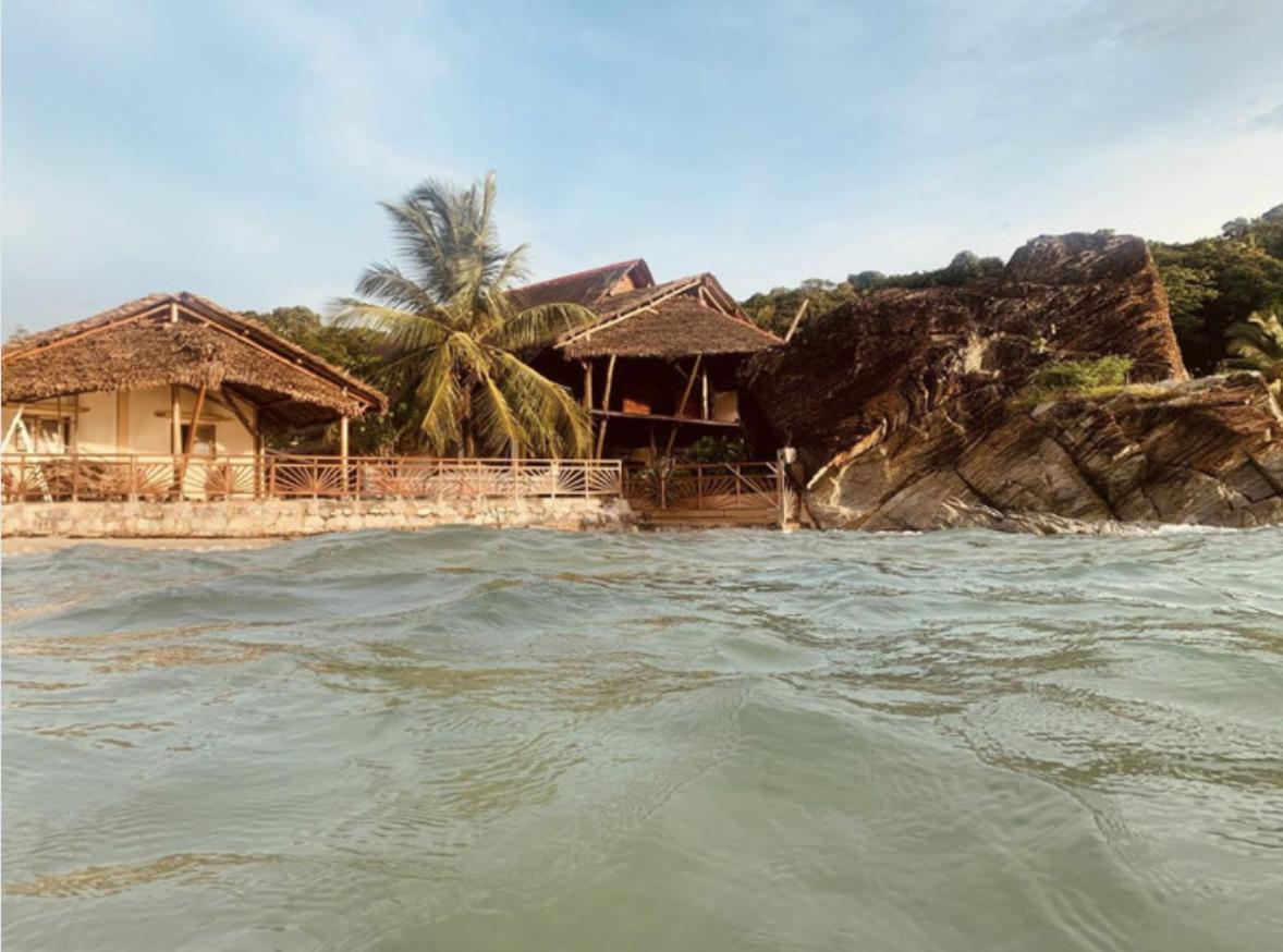 Shambala Madagascar: Beachfront Lodge And Adventures Ambolobozo Exterior foto